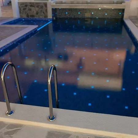 Oz's Oasis With Heated Private Pool * Srinjine