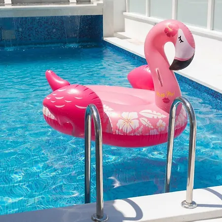 Апартаменты Oz's Oasis With Heated Private Pool *