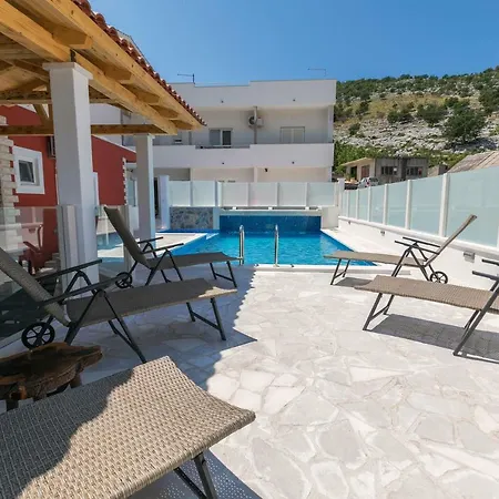 Oz's Oasis With Heated Private Pool Апартаменты