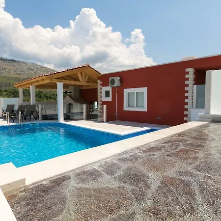 Апартаменты Oz's Oasis With Heated Private Pool *