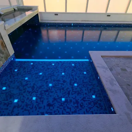 Oz's Oasis With Heated Private Pool