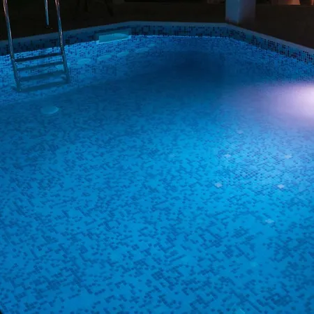 Oz's Oasis With Heated Private Pool Апартаменты Srinjine