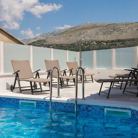 Oz's Oasis With Heated Private Pool Srinjine